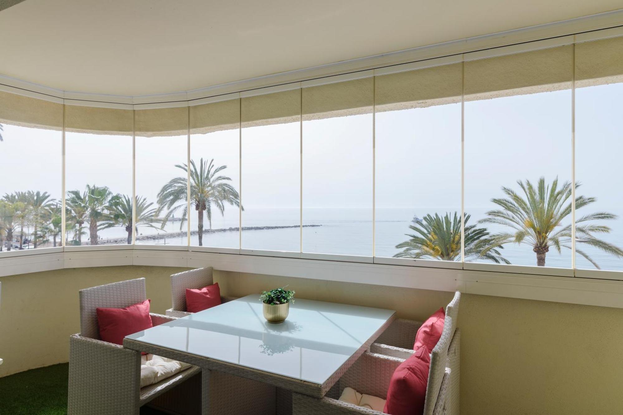 Sea Front Apartment In Marbella Center ภายนอก รูปภาพ