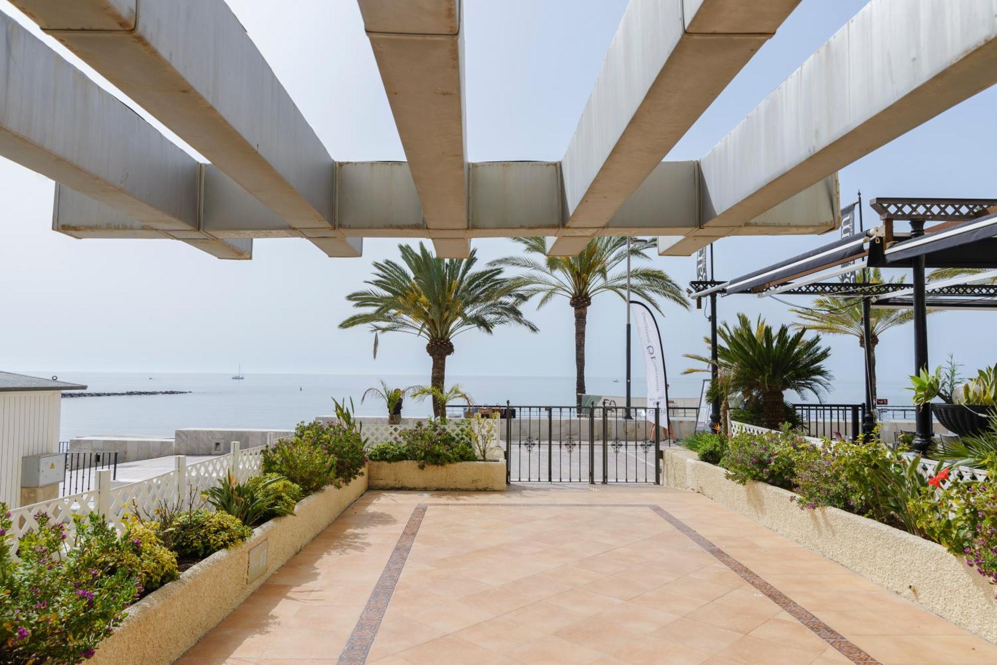 Sea Front Apartment In Marbella Center ภายนอก รูปภาพ