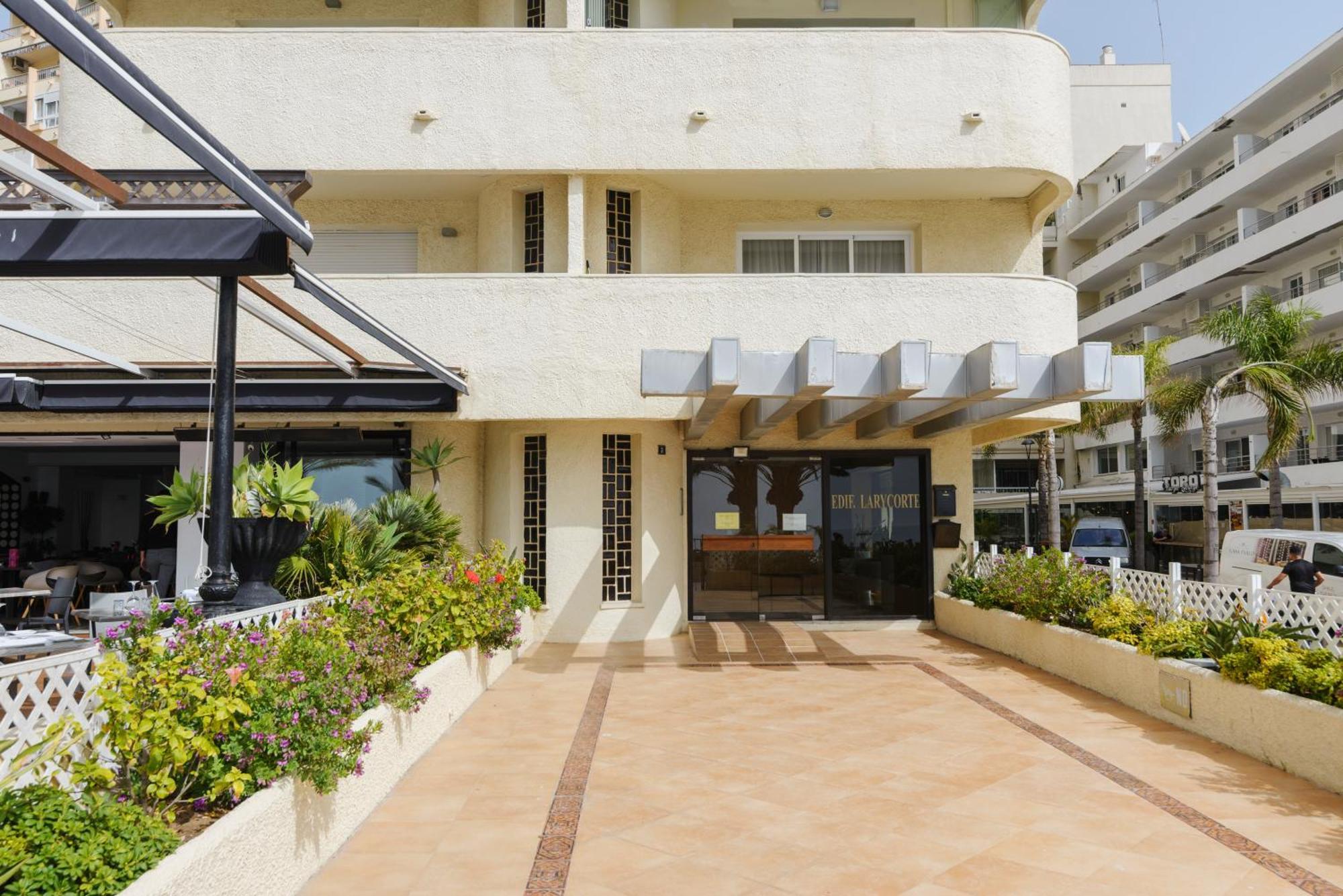 Sea Front Apartment In Marbella Center ภายนอก รูปภาพ