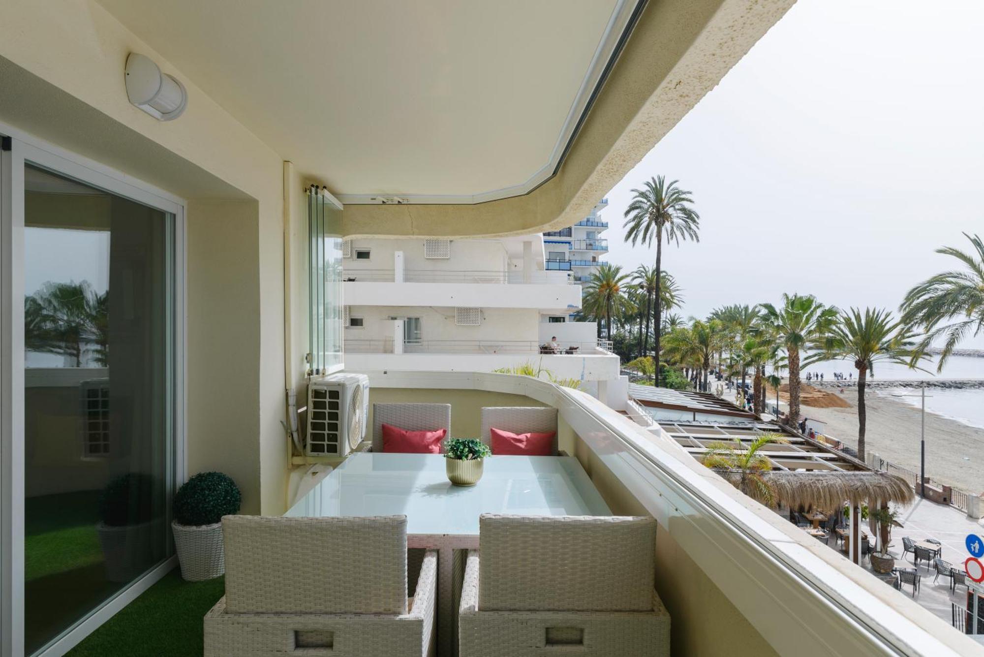 Sea Front Apartment In Marbella Center ภายนอก รูปภาพ